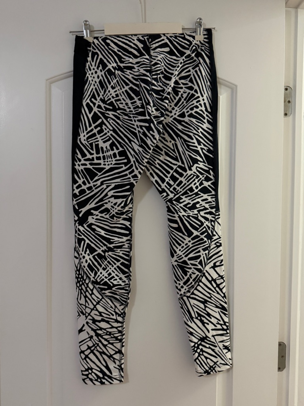 Nike Black & White Zebra Print Leggings - Picture 2 of 5